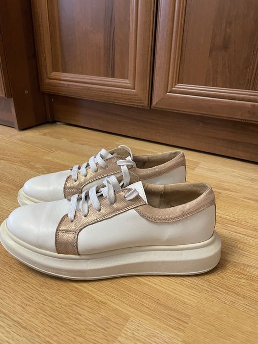 Papuci de piele fete