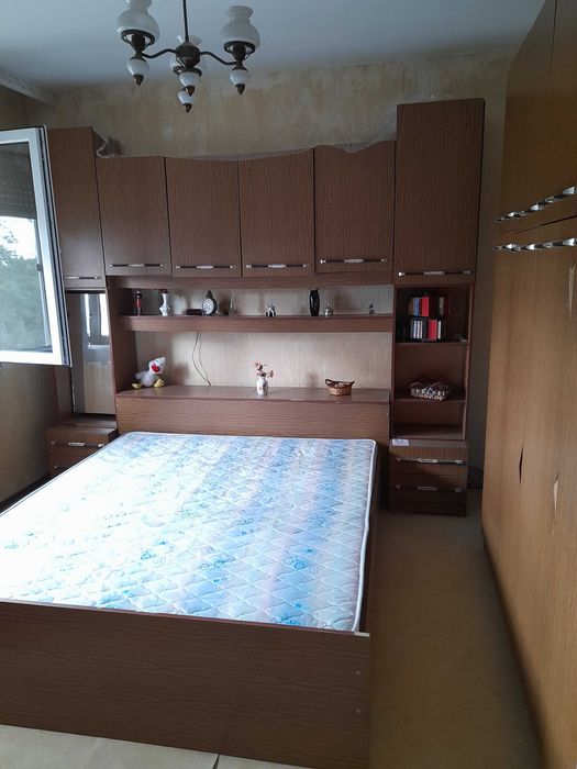 Спален комплект (спалня с матрак, гардероб, нощни шкафчета и ракли)
