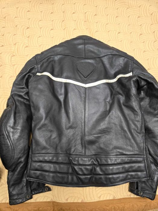 Vand costum moto din piele