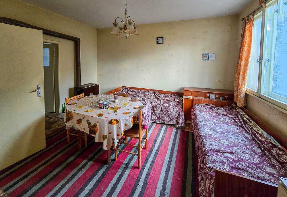 Истинска масивна къща – 3 етажа по 140 кв.м в с. Енина