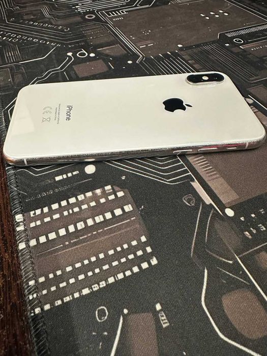 iPhone XS 64 GB – нова батерия, отлично състояние