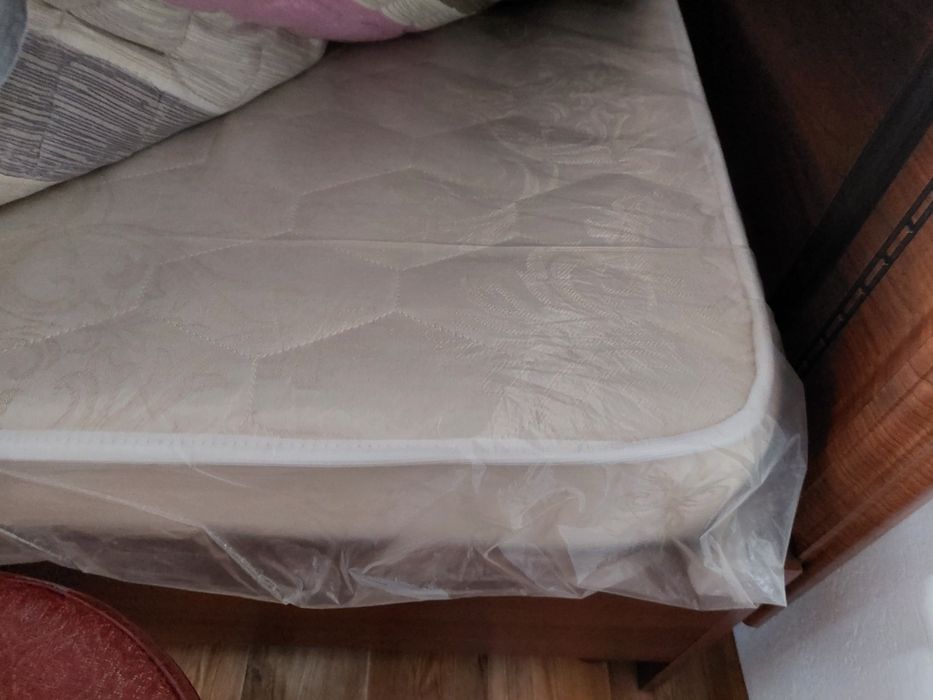 Продам спальный гарнитур, Украинский