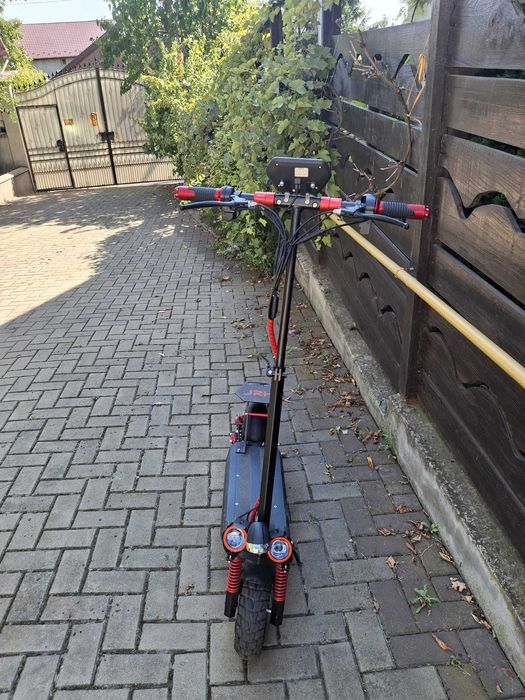 De vanzare trotineta electrica JRH T16 in conditii foarte bune