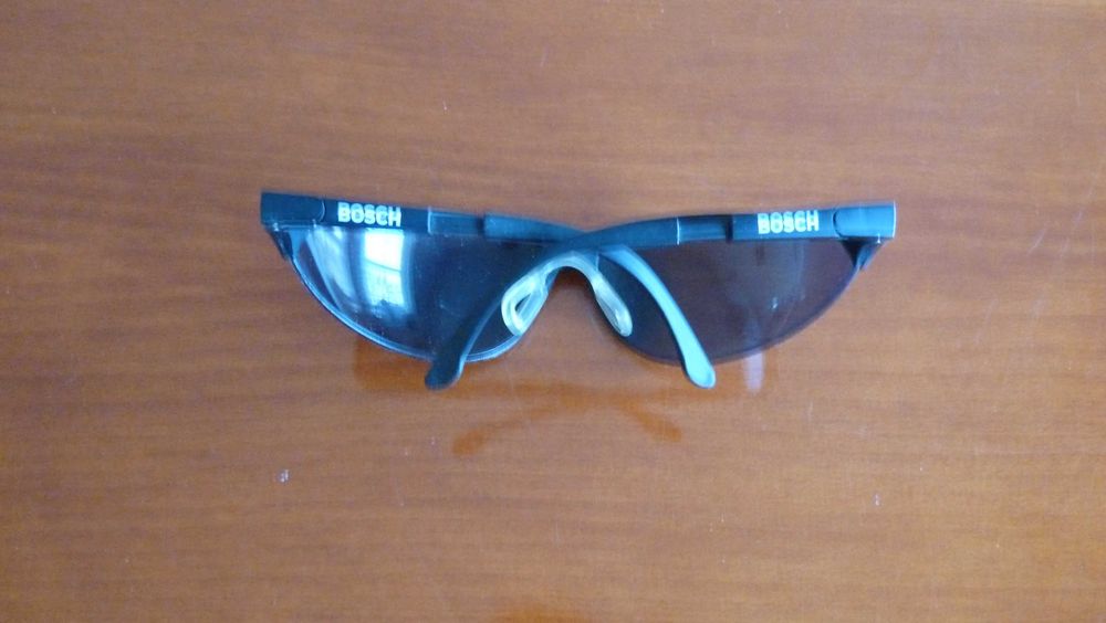 Електрически винтоверт HILTI TS12 и защитни очила на BOSCH