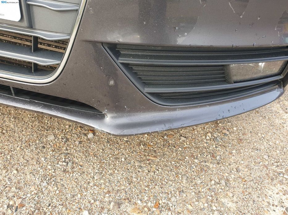Bara Spoiler Fata Dezechipata FARA Grila Si Emblema cu Locas Senzori de Parcare cu Imperfectiune Audi A4 B8 B8.5 FL Facelift 2012 - 2015 Culoare LZ7L [K1392]