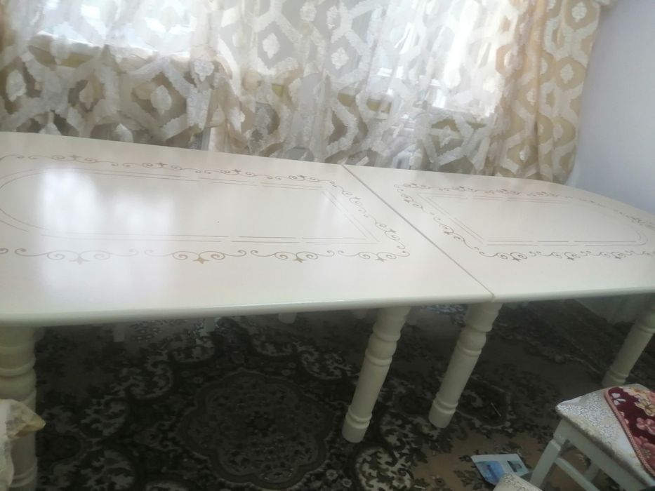 продаётся стол стульями