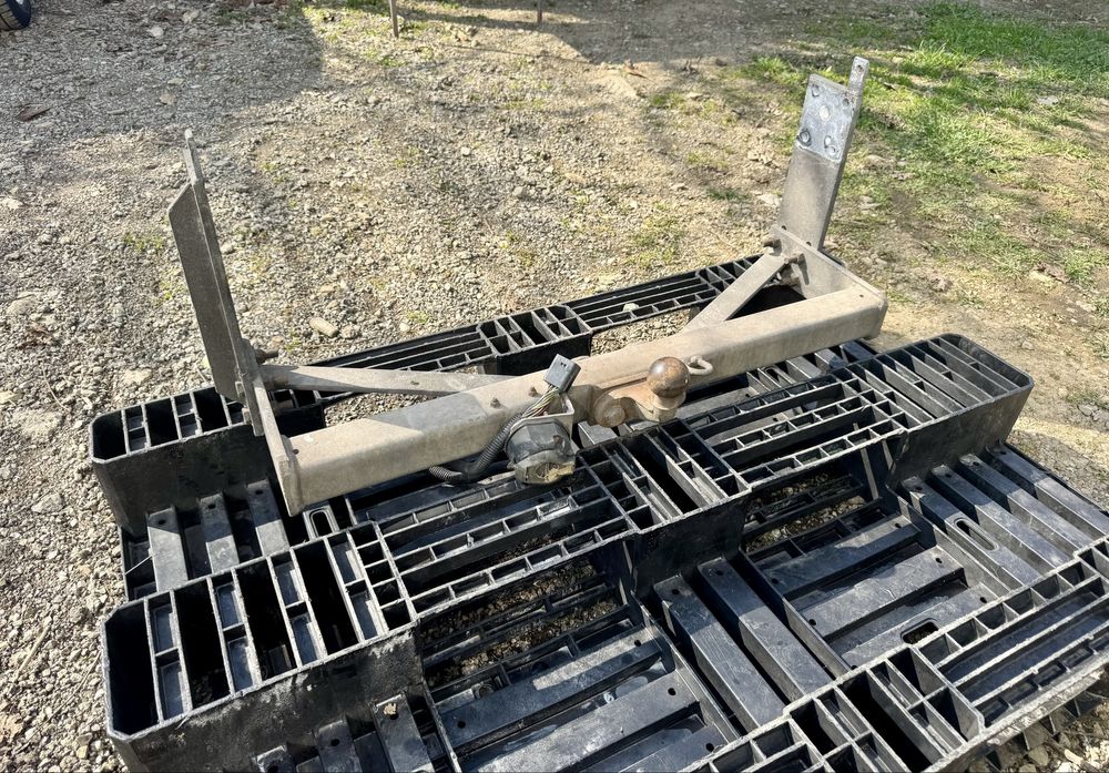 Оригинален теглич за бус/камион Iveco/Ивеко Daily