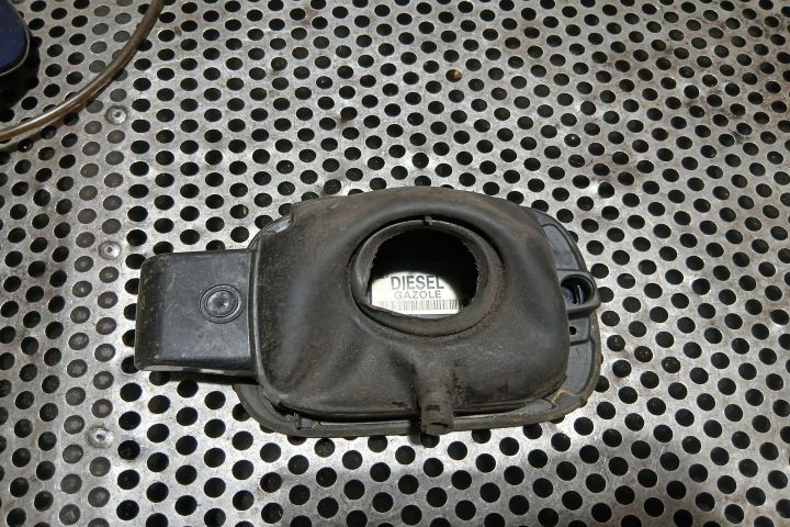 Usita rezervor 1K9809857 1K0010497C 1K9809857 1K0010497C Volkswagen V