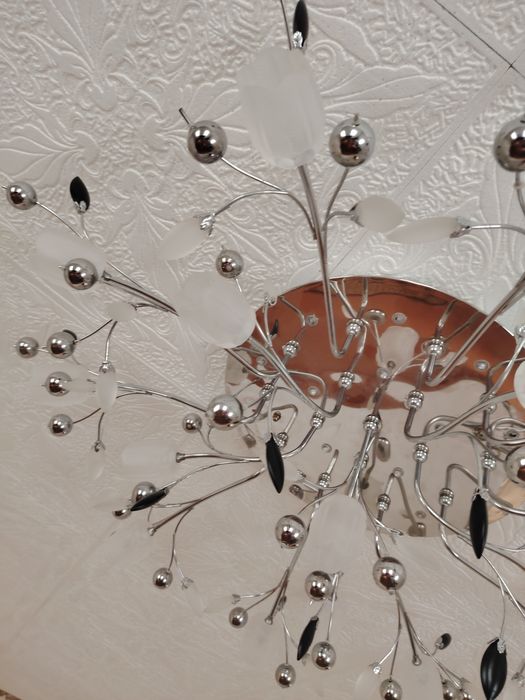 Продам люстру б/у