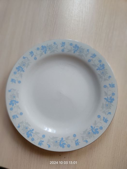 Продам тарелки большие