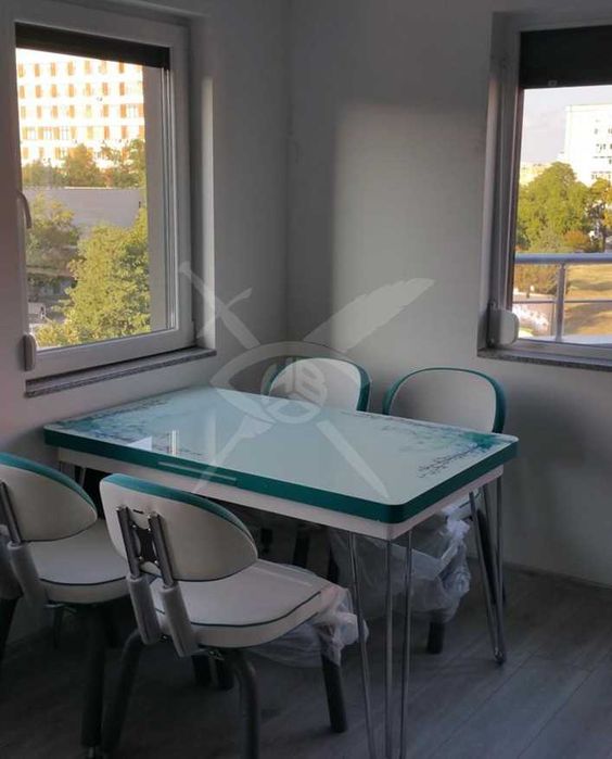 Дава се под наем Двустаен апартамент в София, Хладилника - 90 кв.м за 648.21 € - Снимка #2