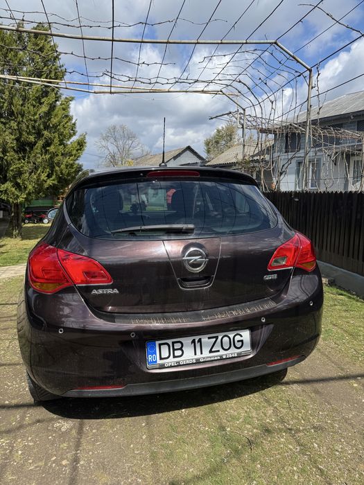 Opel Astra J Hatchback