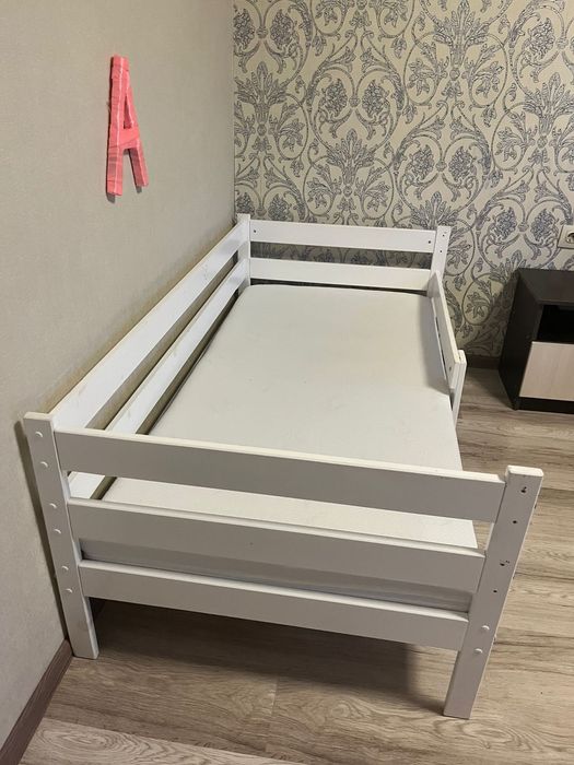 Продам детскую кроватку