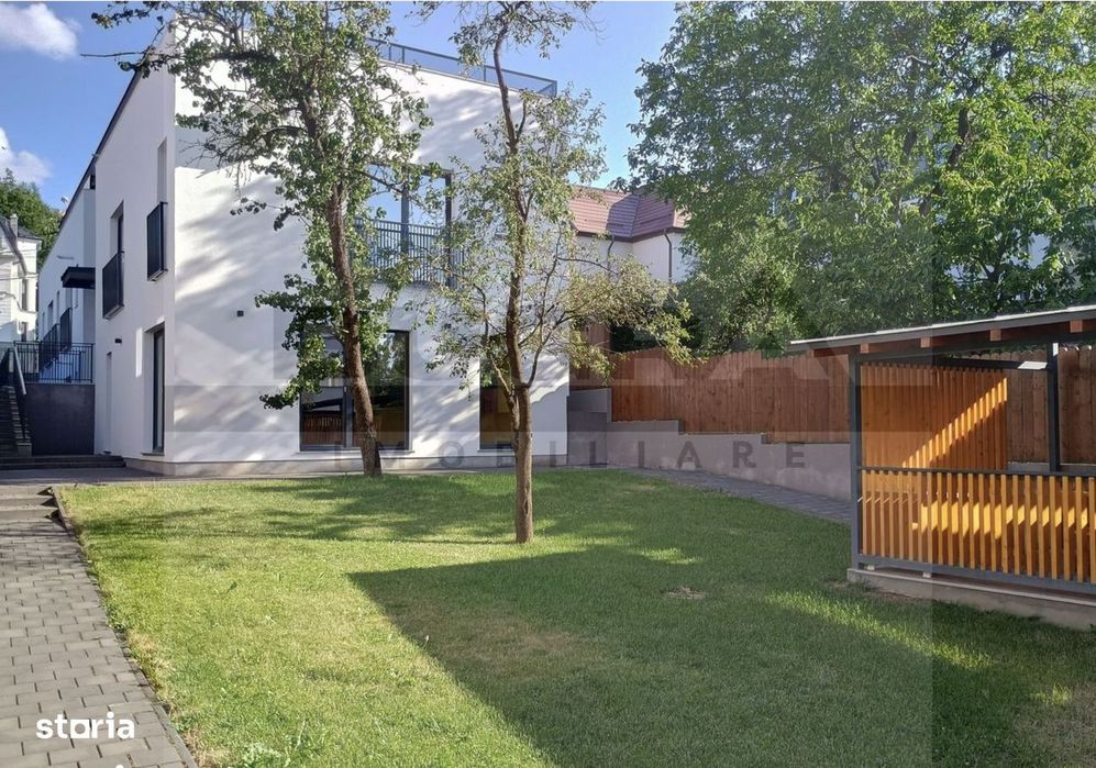 Cladire moderna, superfinisata 500 mp, teren 600 mp, 8 parcari