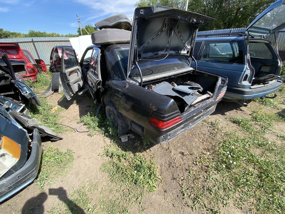Мерседес 124 по запчастм