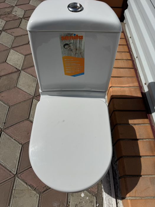 Унитаз с бачком