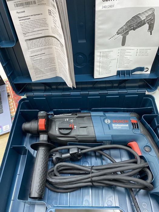 Перфоратор Bosch Professional GBH 240 ( p25)