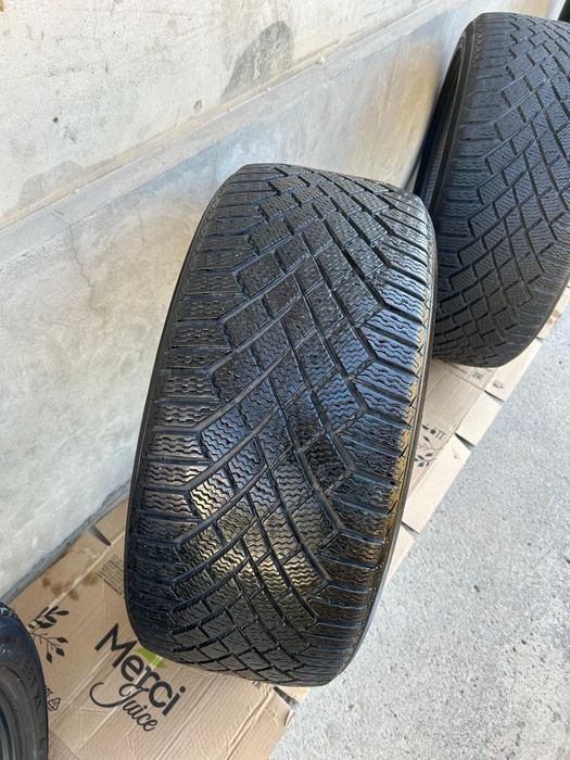 Зимние Шины в отличном состоянии. ,