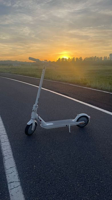 Срочно! Электросамокат Xiaomi scooter 3
