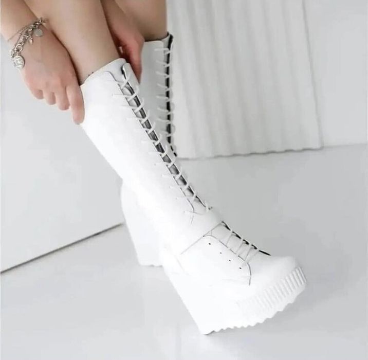 Ботуши на платформа - бяла кожа с бяло ходило [35-40 номер]