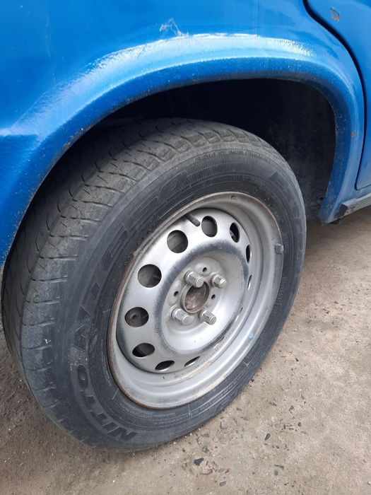 Vaz 2103 sotiladi