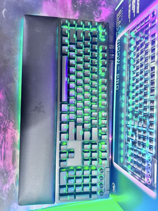 Razer Blackwidow v4 pro full box