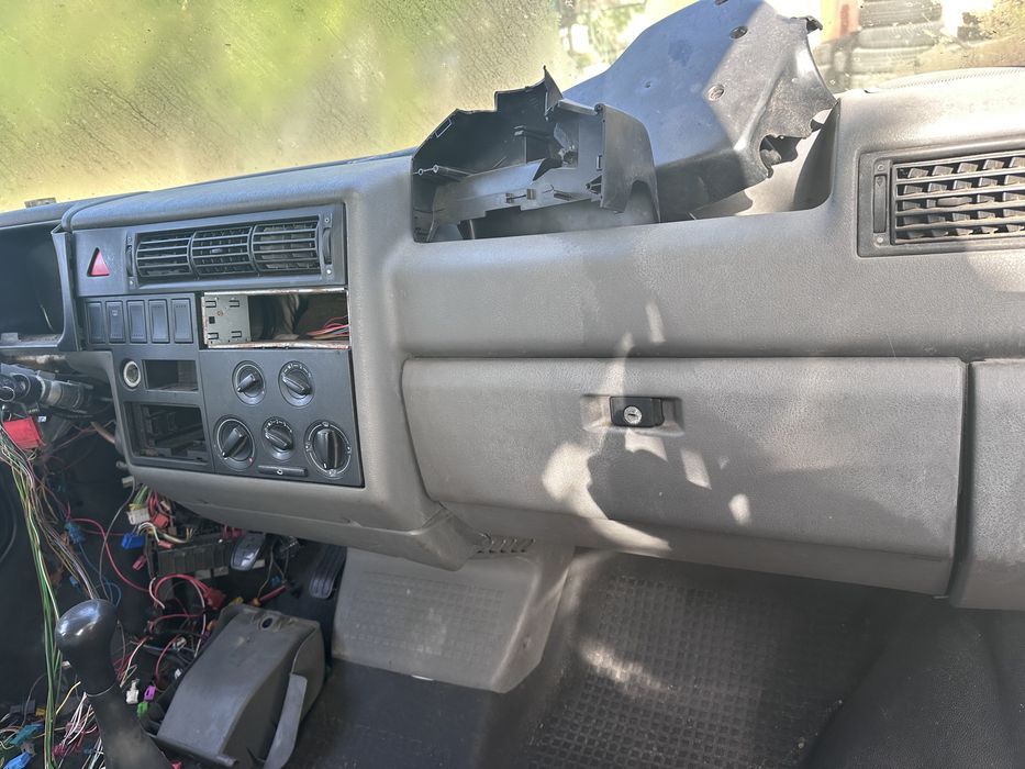 VW T4 2.5 102hp TDI 1998Година