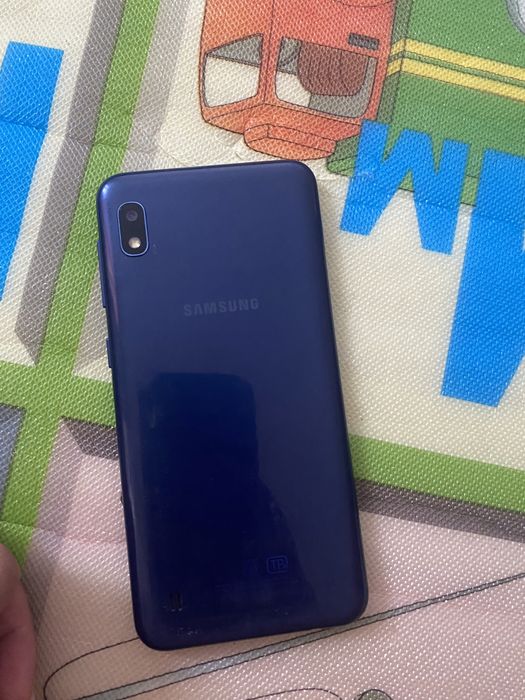 Продаю телефон рабочий Samsung A10