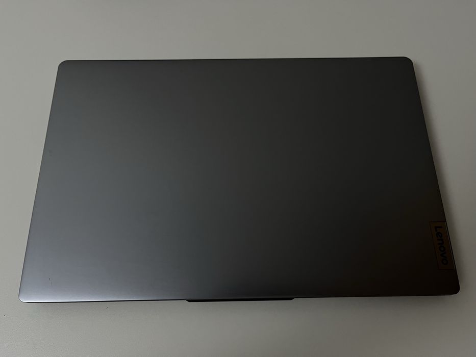 Lenova IdeaPad Slim 3 15IAH8