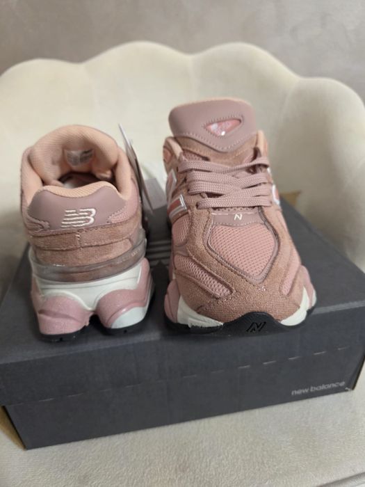 Adidasi new balance 9060