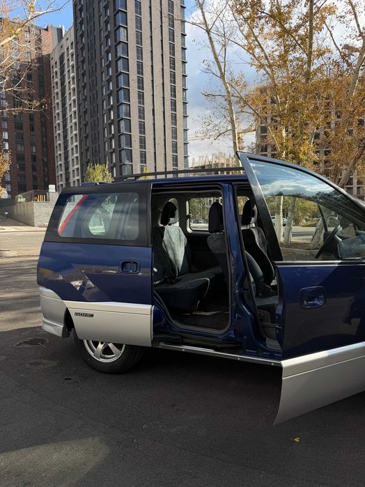 Mitsubishi Space Runner 1999 2.4 АКПП — 18 лет в одних руках.