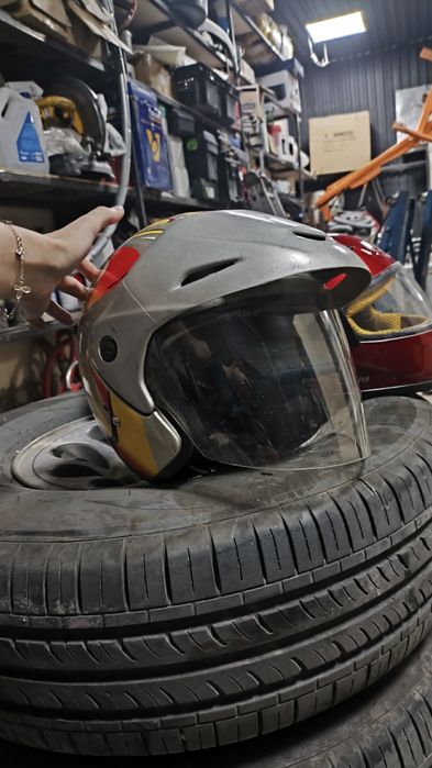 продам вело, мото шлемы