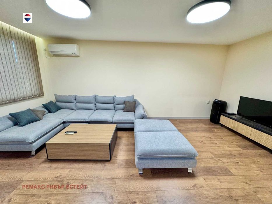 Дава се под наем Тристаен апартамент в Русе, Широк център - 110 кв.м за 790 € - Снимка #4