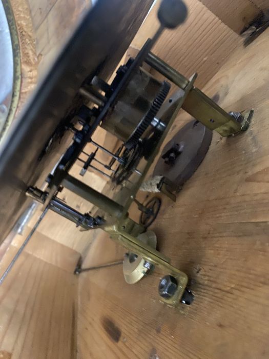 Стар френски часовник с орнаменти от седеф