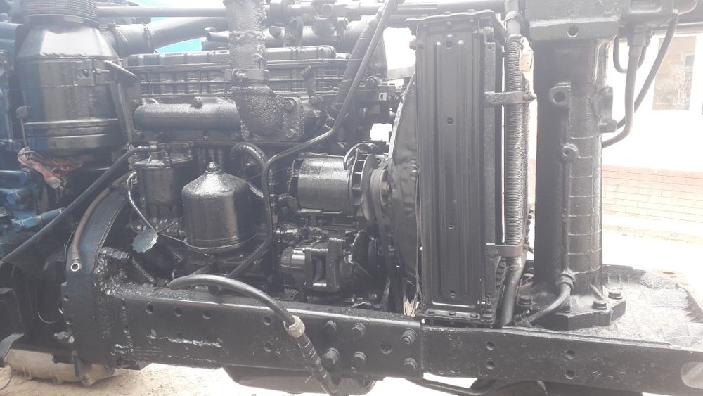 Belarus traktor sotiladi