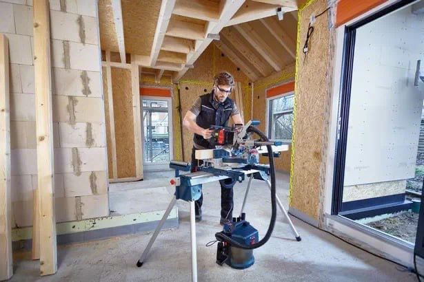 Пила торцовочная Bosch GCM 18V-216 Professional