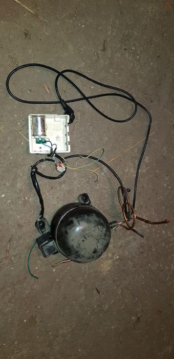 Продам компрессор холодильника