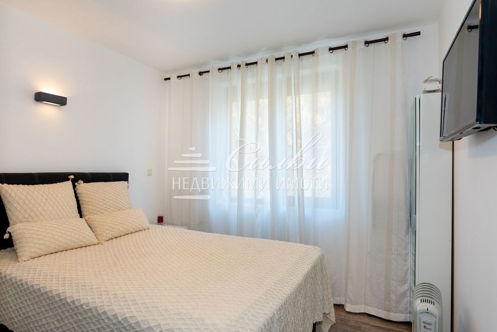 Продава се Двустаен апартамент в Шумен, Център - 63 кв.м за 1295 €/кв.м - Снимка #8