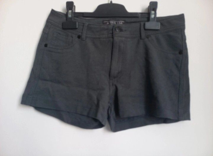 Pantaloni scurti Active USA marime L