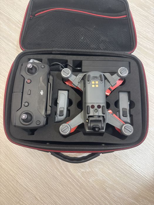 Drona dji spark  folosita  la 3 evenimente . Pro combo