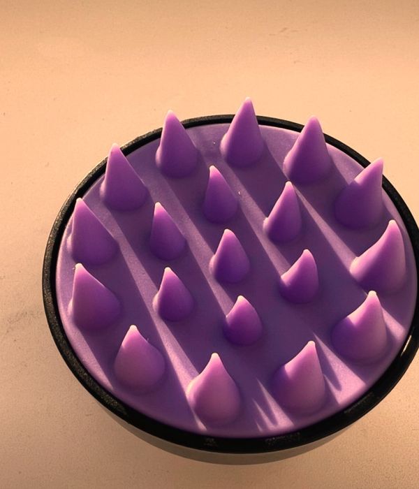 Щётка- массажёр новая в упаковке