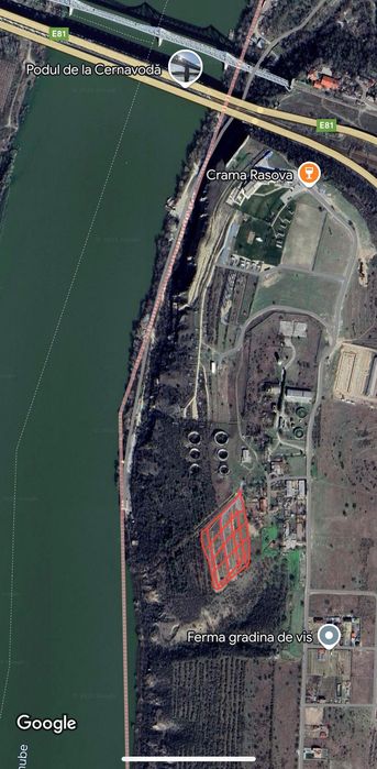 Teren cu vedere la Dunăre. 9124 mp . Lângă Crama Rasova .