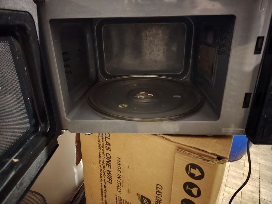 Cuptor microunde