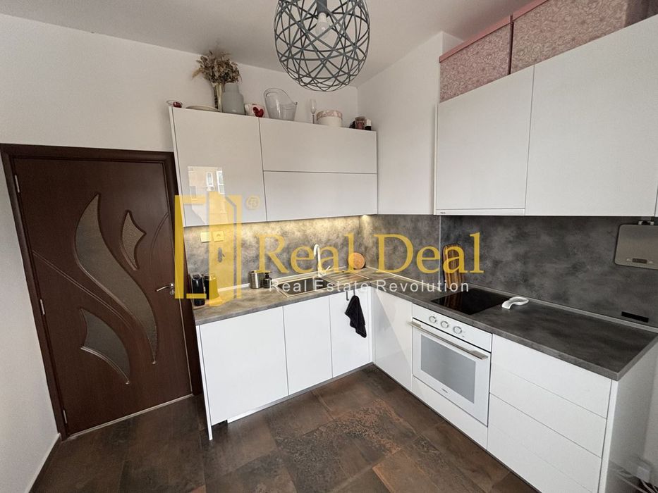 Дава се под наем Тристаен апартамент в София, Център - 85 кв.м за 1250 € - Снимка #6