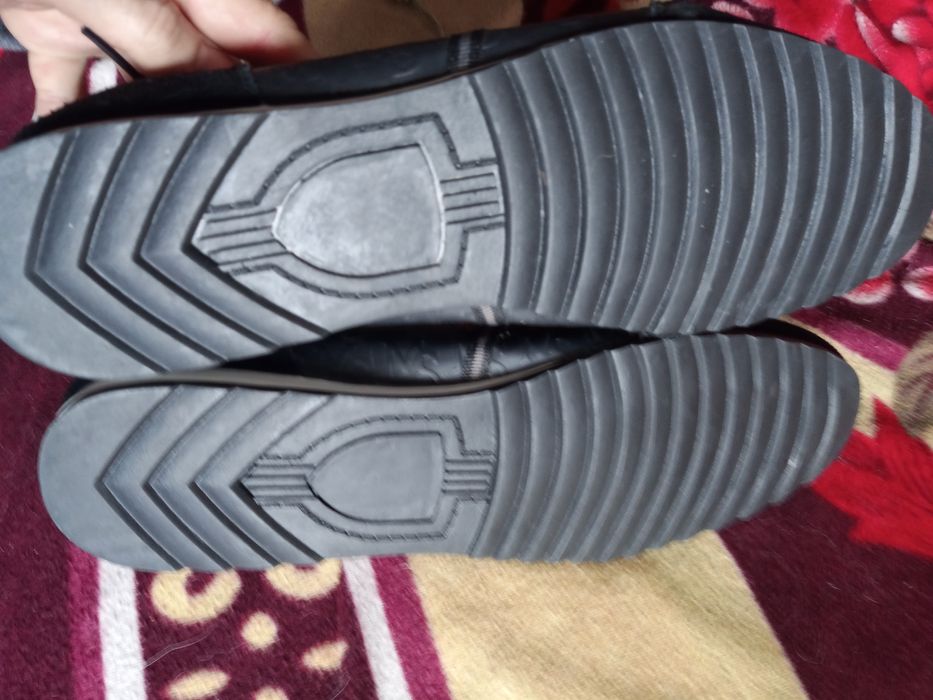 Чисто нови мъжки спортни обувки,кожени номер 46