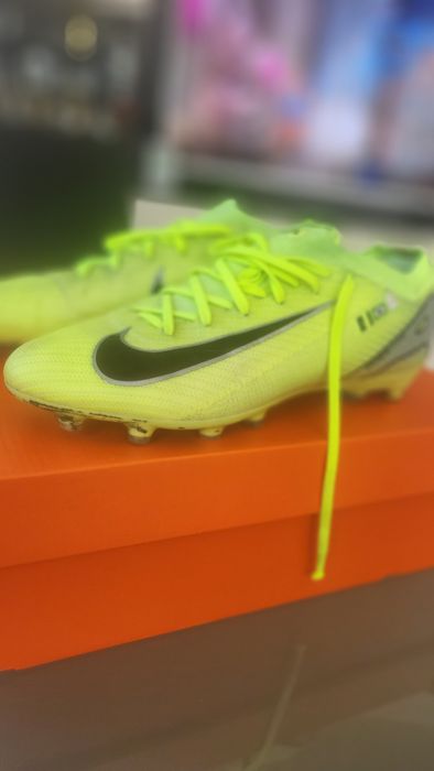 БутонкNike ZOOM.