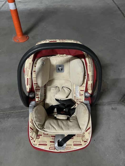 Продаю автокресло