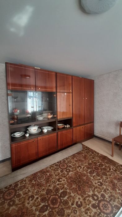 Продам мебель , гарнитуры , кровати .