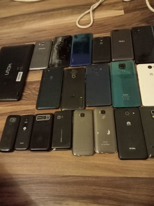 Vând telefoane mobile