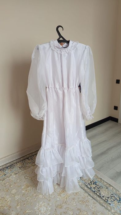 Сәукеле , көйлек сатылады